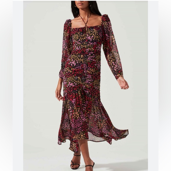 NWT ASTR ATHENA ROUCHED
Color: BLACK RED - Picture 2 of 4